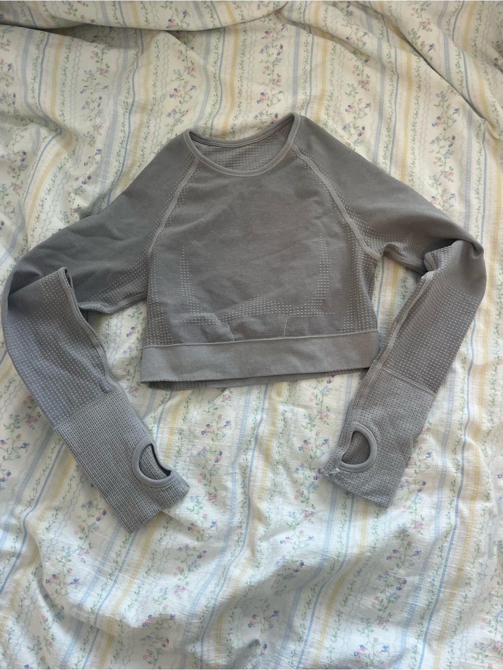 Women's Crop Long-Sleeve Active Top in Gray